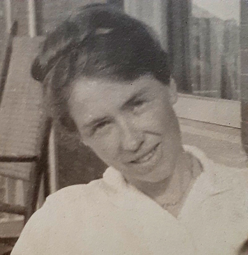 Photo of photos/Edna Alexandra Millar portrait